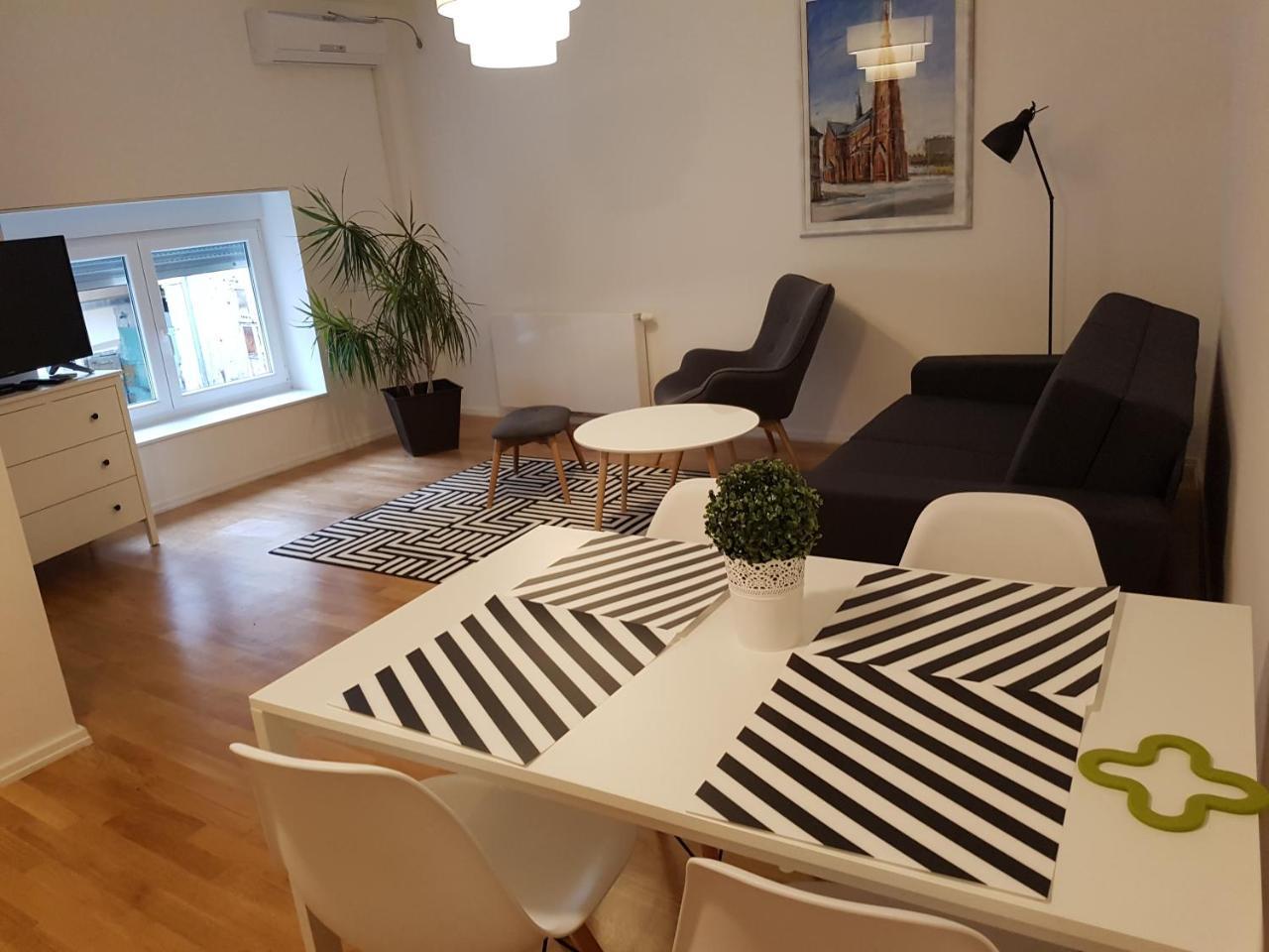 Home Apartmani I Sobe Osijek Exterior photo